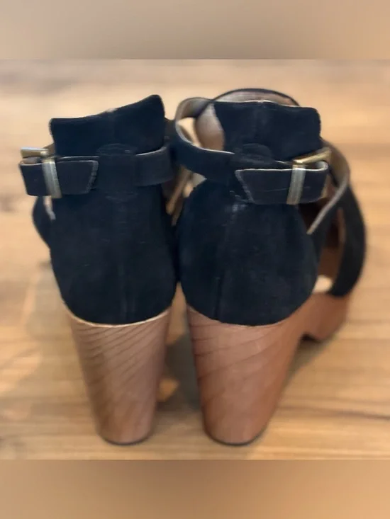 Free People Cedar Clog – Size 37 (US 6.5) Suede Platform Clogs - Picture 6 of 8